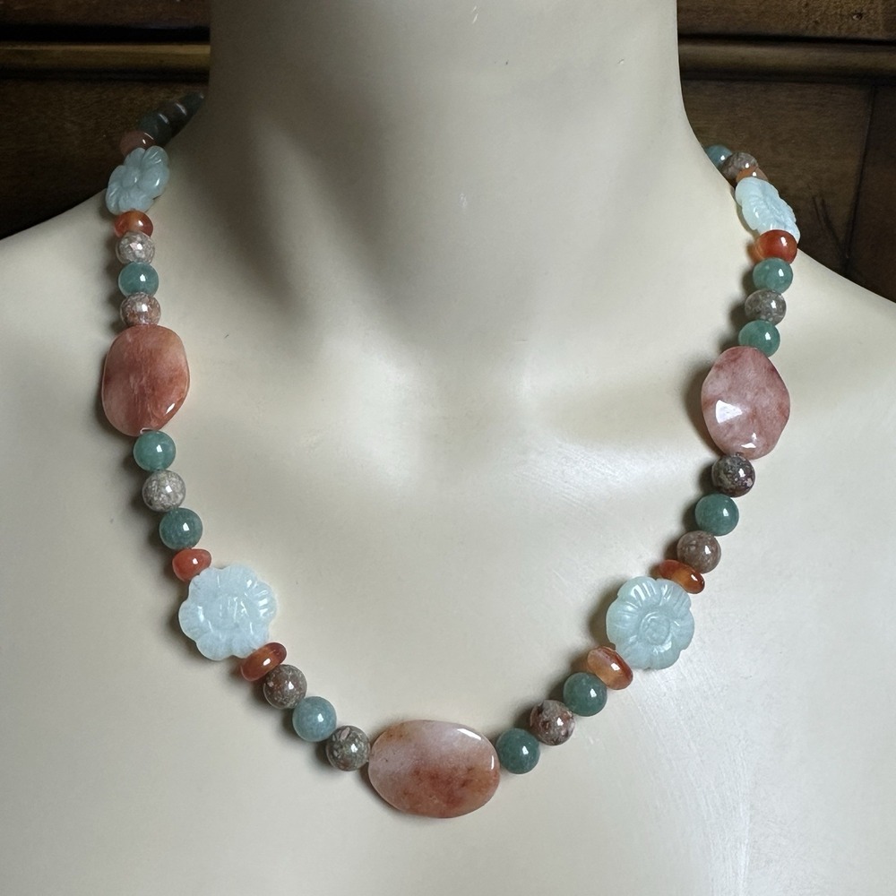 Artisan‎ Beaded Necklace 20 Inch Carnelian Agate Quartz Steatite Flowers Toggle